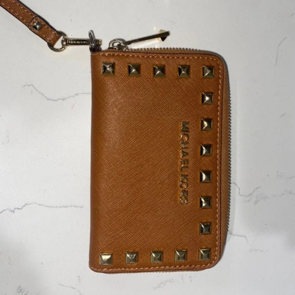 Michael Kors Saffino Selma Studded Pebble Leather Wallet Multifunction Wristlet - Picture 2 of 6